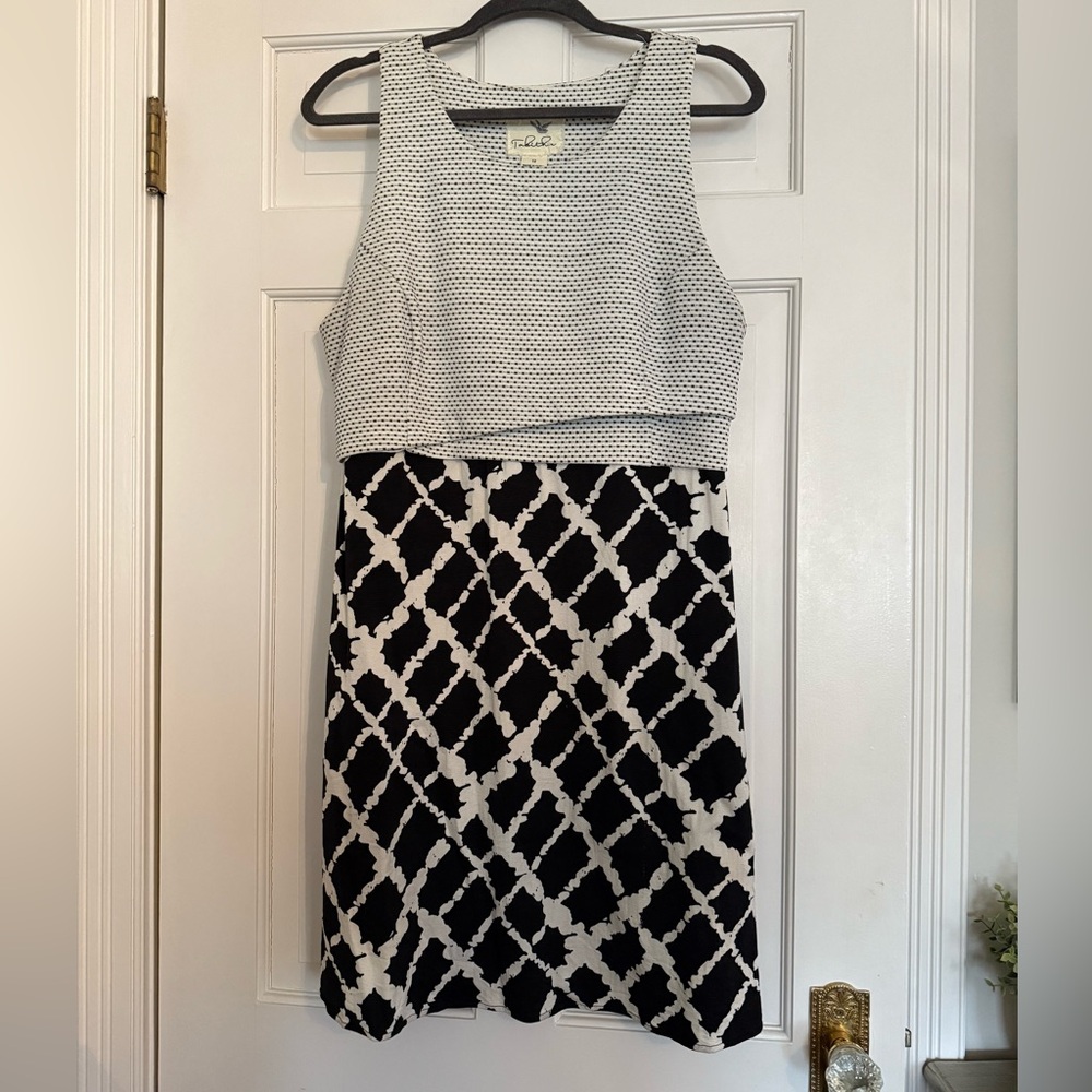 Gorgeous pattern racerback dress with pockets